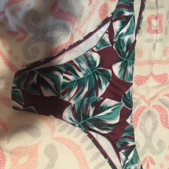 Bathingsuit - Picture 5 of 5